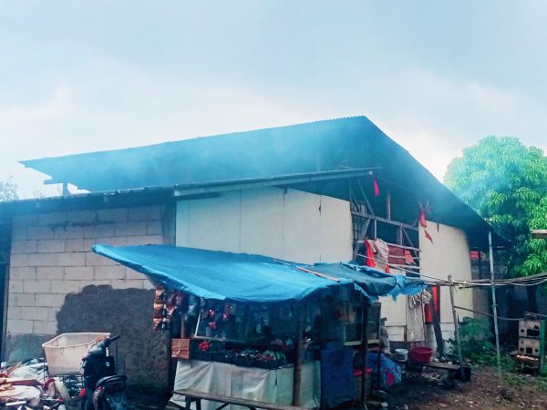 Akibat Polusi Asap Pabrik, Salahsatu Warga Desa Solokpandan Mengalami Sesak