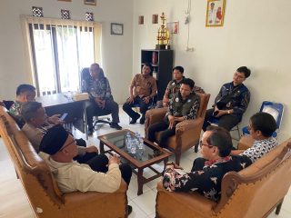 Kades Sukasirna Kab. Cianjur Apresiasi Kemensos, Edih : Sinergi dan Kami Pastikan Bantuan Tepat Sasaran