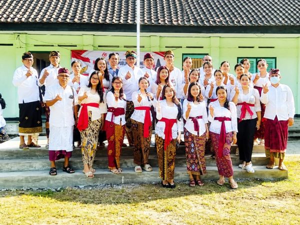 Unik! Ketika Kearifan Bali Bersatu dengan Semangat Merah Putih, Saat Upacara HUT Ke - 81 RI, YKP Titipkan Api Juang 45 kepada Generasi Muda