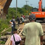 Tak Kunjung Diperbaiki, Teuku Heru Ajay Pakai Dana Pribadi Biayai Perbaikan Jembatan Darurat di Bulohseuma