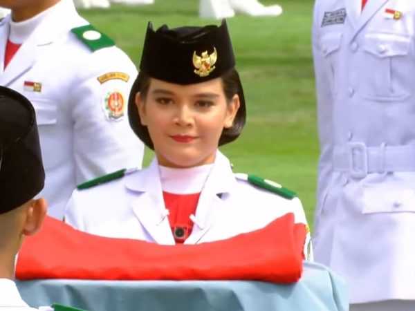 Bangga Celine Olivia jadi Pembawa Baki Bendera Merah Putih di Istana, SMKN 5 Pontianak Gelar Nobar Beri Dukungan